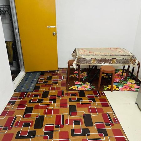 Wann Homestay 80C Kaki Bukit Екстериор снимка
