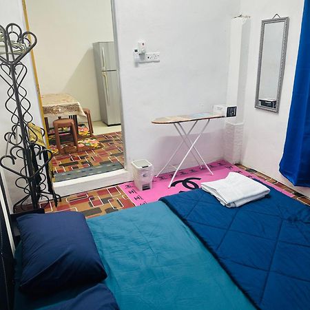 Wann Homestay 80C Kaki Bukit Екстериор снимка